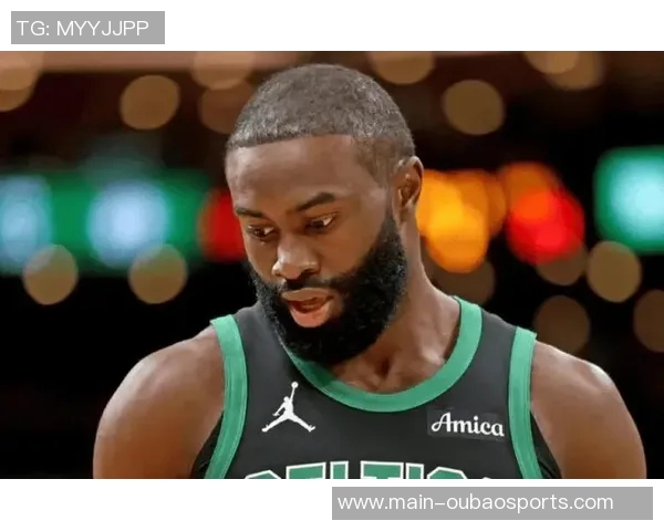 末节狂砍13分杰伦布朗全场33投14中豪取33分12篮板3助攻2抢断1盖帽