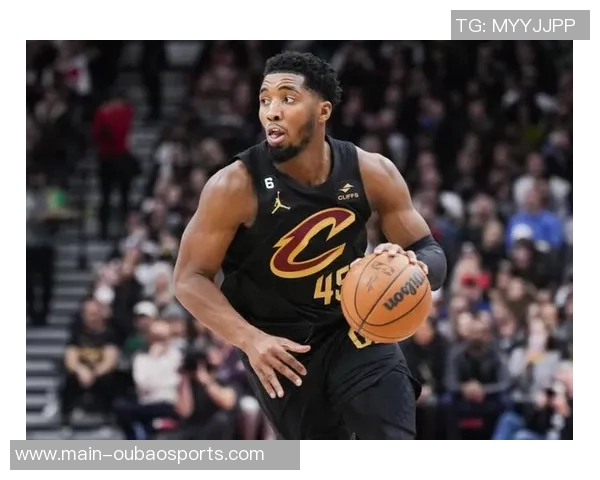 巨星表现！多诺万米切尔全场狂砍37分8篮板6助攻三分命中率高达55